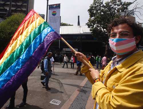 En la Glorieta del Metro Insurgentes (CDMX) se inauguró la galería urbana Los colores de la diversidad.