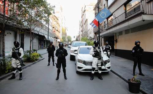 Autoridades involucran a grupos del cártel en el atentado contra el titular de Seguridad capitalino. En imagen de archivo, operativo contra narcomenudeo en el Centro.