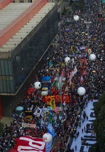 Marcha multitudinaria en Sao Paulo.