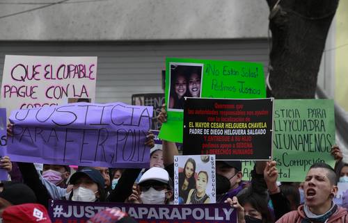 Una de las protestas de amigos y familiares antes de que el responsable se entregara.