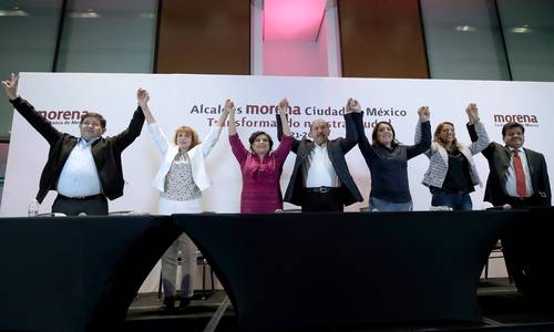 Los morenistas José Carlos Acosta Ruiz (Xochimilco), Judith Venegas Tapia (Milpa Alta), Clara Brugada Molina (Iztapalapa), Armando Quintero Martínez (Iztacalco), Berenice Hernández Calderón (Tláhuac), Evelyn Parra Álvarez (Venustiano Carranza) y Francisco Chíguil Figueroa (GAM) ofrecieron una conferencia de prensa en el hotel Hilton Centro del Histórico.