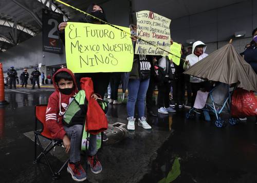 Autoridades volverán a reunirse pasado mañana con padres de niños con cáncer.