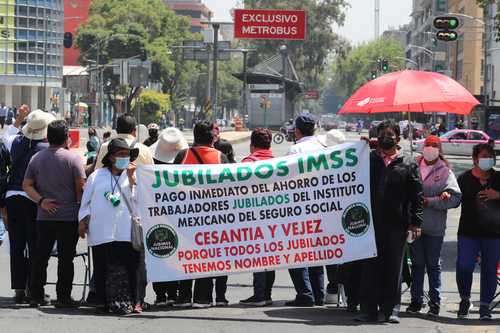 Marcha sobre Reforma afectó a los usuarios de las líneas 1 y 7 del Metrobús.