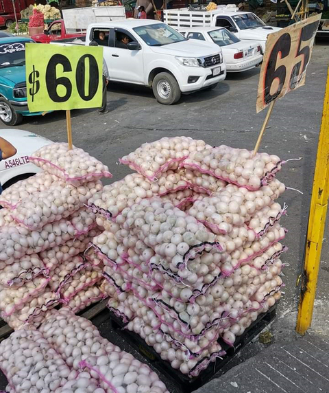 Cebollas en la Central de Abastos de Cuautla, Morelos.  Tomada de grupo de Facebook “Cebolleros”