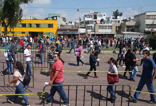 En México, casi 40 millones de adultos tienen ya al menos una dosis. La imagen, en la Gustavo A. Madero.