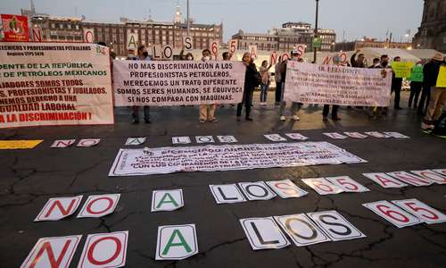 Trabajadores que protestan en el Zócalo denuncian que se trata de una “imposición” de la empresa.