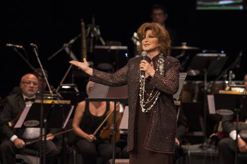 La cantante Angélica María durante un concierto en el Teatro Metropolitan de la Ciudad de México.