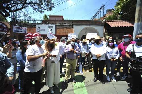 Mientras el Consejo Distrital 19 realizaba el recuento de votos de 22 casillas electorales, integrantes de Morena participaron en un mitin que duró casi 12 horas para defender su triunfo en la alcaldía Xochimilco.