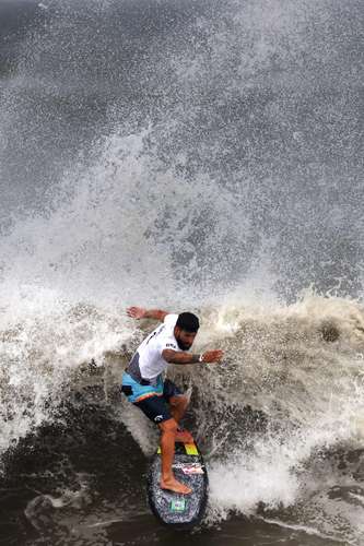  El brasileño Italo Ferreira fue el rey de las olas. Foto Afp