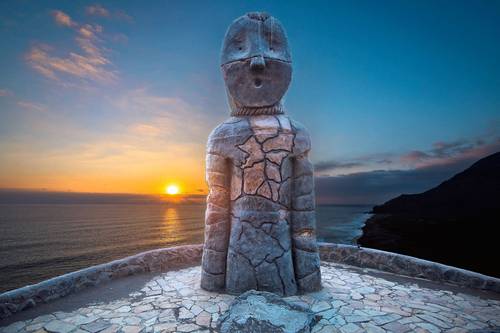 Escultura en Chinchorro, al norte de Chile, sitio declarado patrimonio mundial por la Organización de Naciones Unidas para la Educación, la Ciencia y la Cultura (Unesco), por sus momias, consideradas las más antiguas de la humanidad.