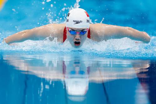 La china Yufei Zhang avasalló en la final de mariposa de 200 metros para mujeres.