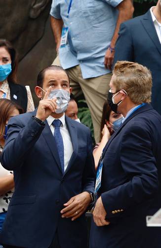 El líder del blanquiazul, Marko Cortés (izquierda) calificó de “puro show” el ejercicio democrático del primero de agosto.