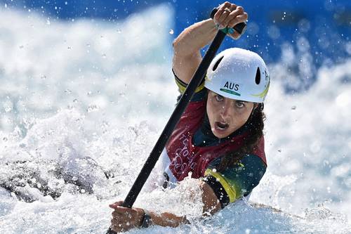  Con el metal dorado, la australiana de 27 años amplió su medallero histórico en citas veraniegas y sumó su segundo premio en las aguas bravas de Tokio, luego de conquistar el metal de bronce en el kayak. Foto Afp