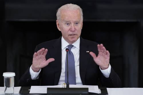  Biden en la Casa Blanca, donde recibió a cubano-estadunidenses. Foto Afp y Ap