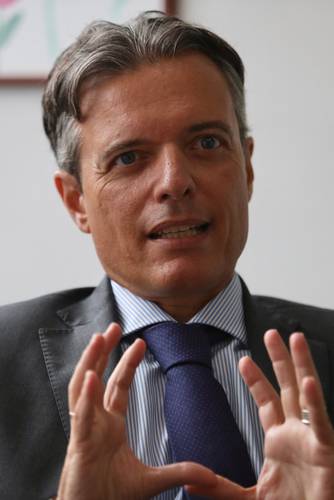  El nuevo representante de la Acnur en México, Giovanni Petri, informó que las autoridades mexicanas recibieron 12 mil solicitudes de asilo en julio, cifra equivalente a las peticiones acumuladas entre 2013 y 2017. Foto Yazmín Ortega Cortés