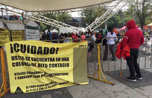 Con cifras del martes, la capital registra una ocupación hospitalaria de 38 por ciento, mientras cientos de personas acuden a los centros de detección instaladas por toda la capital, donde se insiste en continuar con las medidas preventivas.