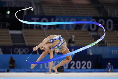  La gimnasta israelí Linoy Ashram se proclamó campeona en medio de los reclamos del ROC. Foto Ap