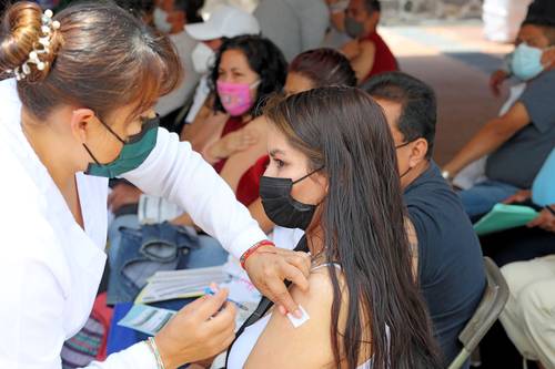 Algunos organismos exigen que las farmacéuticas liberen las patentes de las vacunas, pues argumentan que gran parte de su desarrollo fue financiado con recursos de los gobiernos.