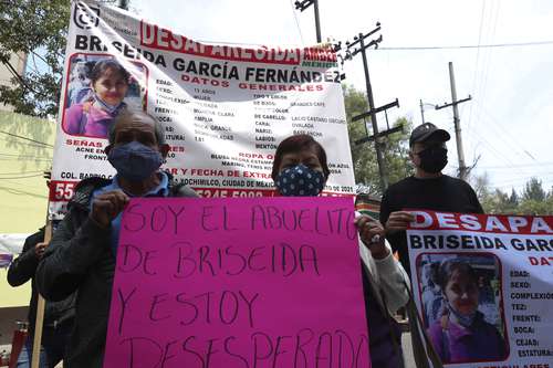 Familiares de Briseida García acudieron a la sede de la FGJ para solicitar que se busque a la menor, quien desapareció en la alcaldía Xochimilco hace una semana.