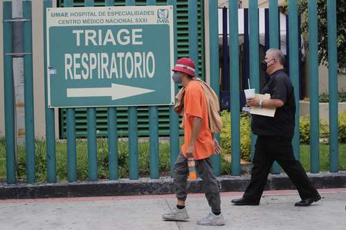  La dependencia reporta que la ocupación hospitalaria continúa estable. En la imagen, el Centro Médico Siglo XXI. Foto Luis Castillo