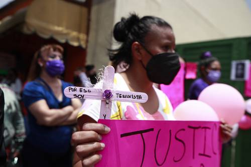 Durante el acto se recordó a víctimas de feminicidio; en la imagen, protesta en la CDMX.