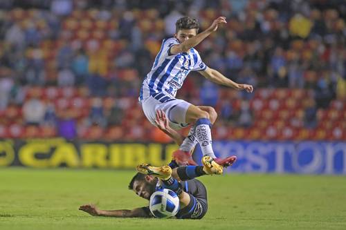 Al cierre de la jornada, Pachuca tomó un respiro al vencer 2-0 a un tibio Querétaro.