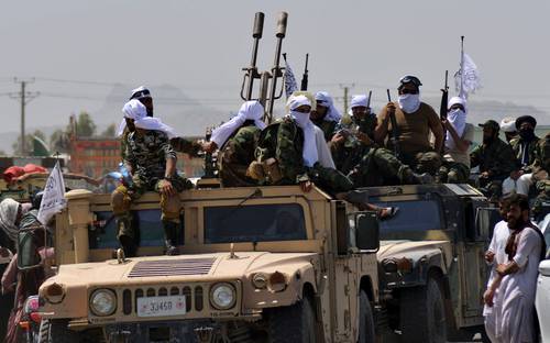 Los talibanes recorrieron ayer las calles de Kandahar para festejar el retiro de las tropas estadunidenses y hacer demostración de fuerza.