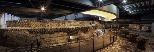 Vista general de la exposición Ventanas Arqueológicas del Templo de Ehécatl y el Huei Tzompantli en el Palacio del Marqués del Apartado, en la calle de Argentina 12, en el Centro Histórico de la Ciudad de México.