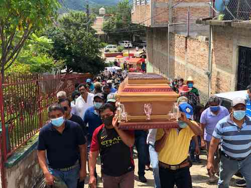 Los restos de Bernabé Campos fueron trasladados al panteón La Villa, en Tixtla, Guerrero.