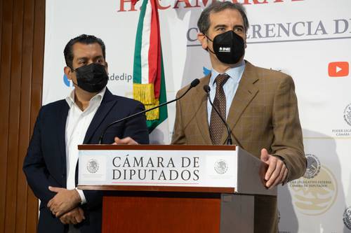 Acompañado de Sergio Gutiérrez, el consejero presidente del INE señaló que no prevé que se ponga en riesgo el ejercicio democrático.