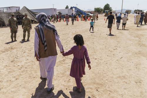 El Fuerte Bliss, que atiende a refugiados afganos, en la aldea de Doña Ana, Nuevo México.