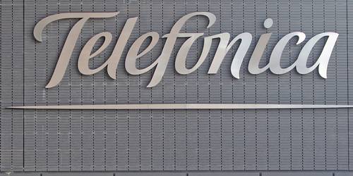 La justicia argentina rechazó esta semana la solicitud de Telefónica en ese país para que se declarara inconstitucional un decreto por el cual el gobierno designó como servicio esencial a las telecomunicaciones y fijó un marco regulatorio de tarifas. Tras la resolución, la compañía confirmó que presentará un recurso de apelación.