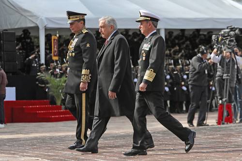 El presidente López Obrador encabezó el evento Marcha de la Lealtad en el Monumento a la Patria, para conmemorar el 174 aniversario de la Gesta Heroica de los Niños Héroes de Chapultepec.