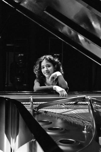 La pianista uzbeka Nargiza Kamilova será una de los cinco intérpretes que participarán en el festival. El ruso Mikhail Voskresensky, decano de ese instrumento, clausurará el encuentro el 3 de octubre.