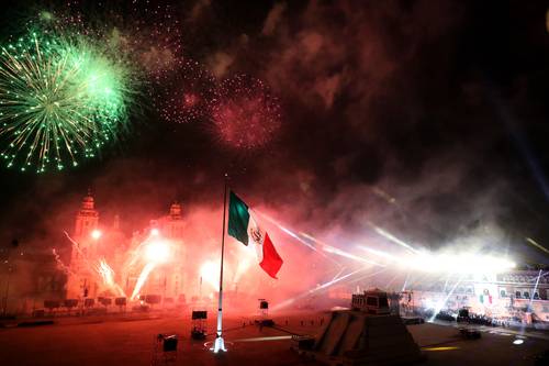 POR SEGUNDO AÑO, GRITO ANTE UN ZÓCALO VACÍO. El Presidente incluyó entre sus arengas del miércoles por la noche las de “¡Vivan las culturas del México prehispánico!” y “¡Viva el amor al prójimo!”