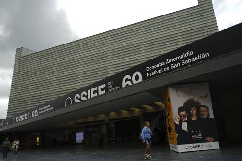 El Festival de San Sebastián inicia su 69 edición, marcada un año más por las restricciones de la pandemia, pero que cuenta con más películas que en 2020.
