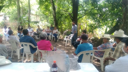 Asamblea en escuela de campo. Rosa Guadalupe Montejo