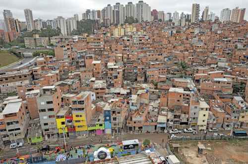 La favela Paraisopolis tiene 43 mil habitantes según el censo de 2010. Conteos extraoficiales ubican la población local en 100 mil.