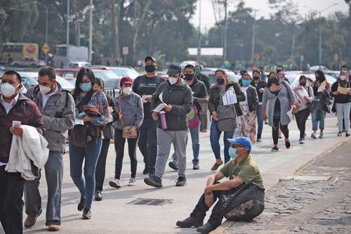 En la alcaldía Álvaro Obregón se aplicó la segunda dosis de la vacuna Sputnik V a personas de 30 a 39 años en el estadio de Ciudad Universitaria de la UNAM, en la Ciudad de México.