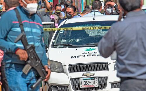 Un muerto y dos heridos dejó una balacera registrada ayer en Metepec, estado de México.