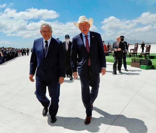  El presidente López Obrador y el embajador Ken Salazar. Foto de la cuenta de Twitter del diplomático