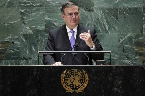 El titular de la Secretaría de Relaciones Exteriores, Marcelo Ebrard, tomó la palabra en el debate de la 76 Asamblea General de la ONU, en Nueva York. Exhortó a reformar el Consejo de Seguridad y aseguró que México seguirá siendo un actor constructivo.