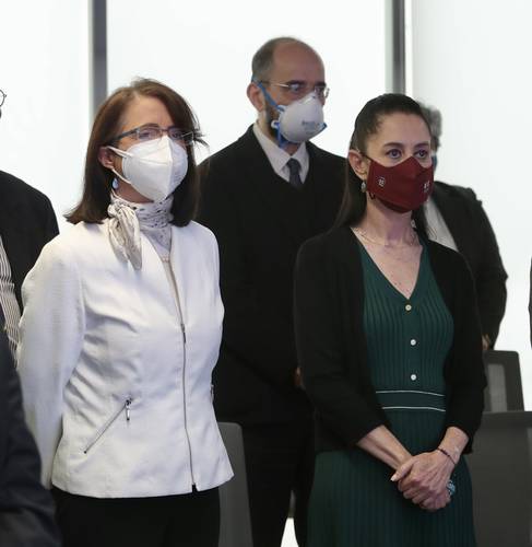 La jefa de Gobierno, Claudia Sheinbaum (derecha), y María Elena Álvarez-Buylla, directora del Conacyt.