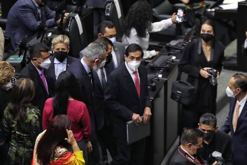 El secretario de Hacienda, Rogelio Ramírez de la O, a su llegada a la Cámara de Diputados.