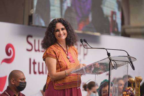 La senadora Susana Harp rindió un informe de labores ayer en la capital oaxaqueña.