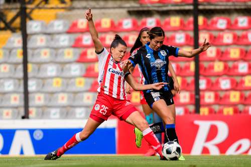 Potosinas y queretanas se enfrentaron ayer en el estadio Corregidora, donde repartieron puntos al finalizar 1-1.