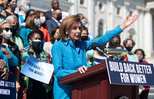 A sus 81 años, Nancy Pelosi se ha vuelto más combativa que de costumbre.