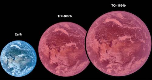 El radio de TOI-1685b es 1.5 veces más grande que el de la Tierra y el de TOI-1634b, 1.8. Los planetas aparecen rojos, debido a la luz de las estrellas enanas rojas que orbitan.