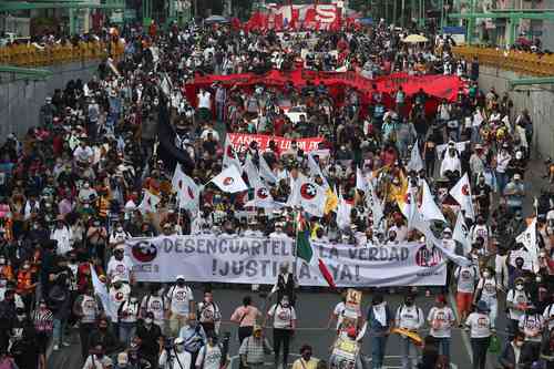 Los manifestantes exigieron que se abran los archivos de la Sedena.