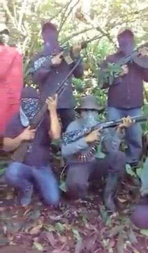En un video difundido en redes sociales, el grupo de autodefensas denominado Fuerza Armada Simojovel dio a conocer su surgimiento.